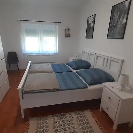 Apartman Barlang Utca *