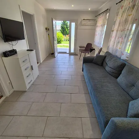 Barlang Utca Appartement