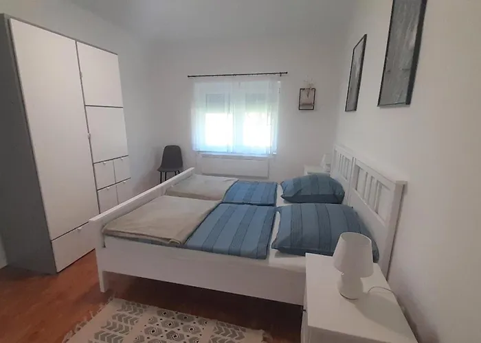 Barlang Utca Apartament *